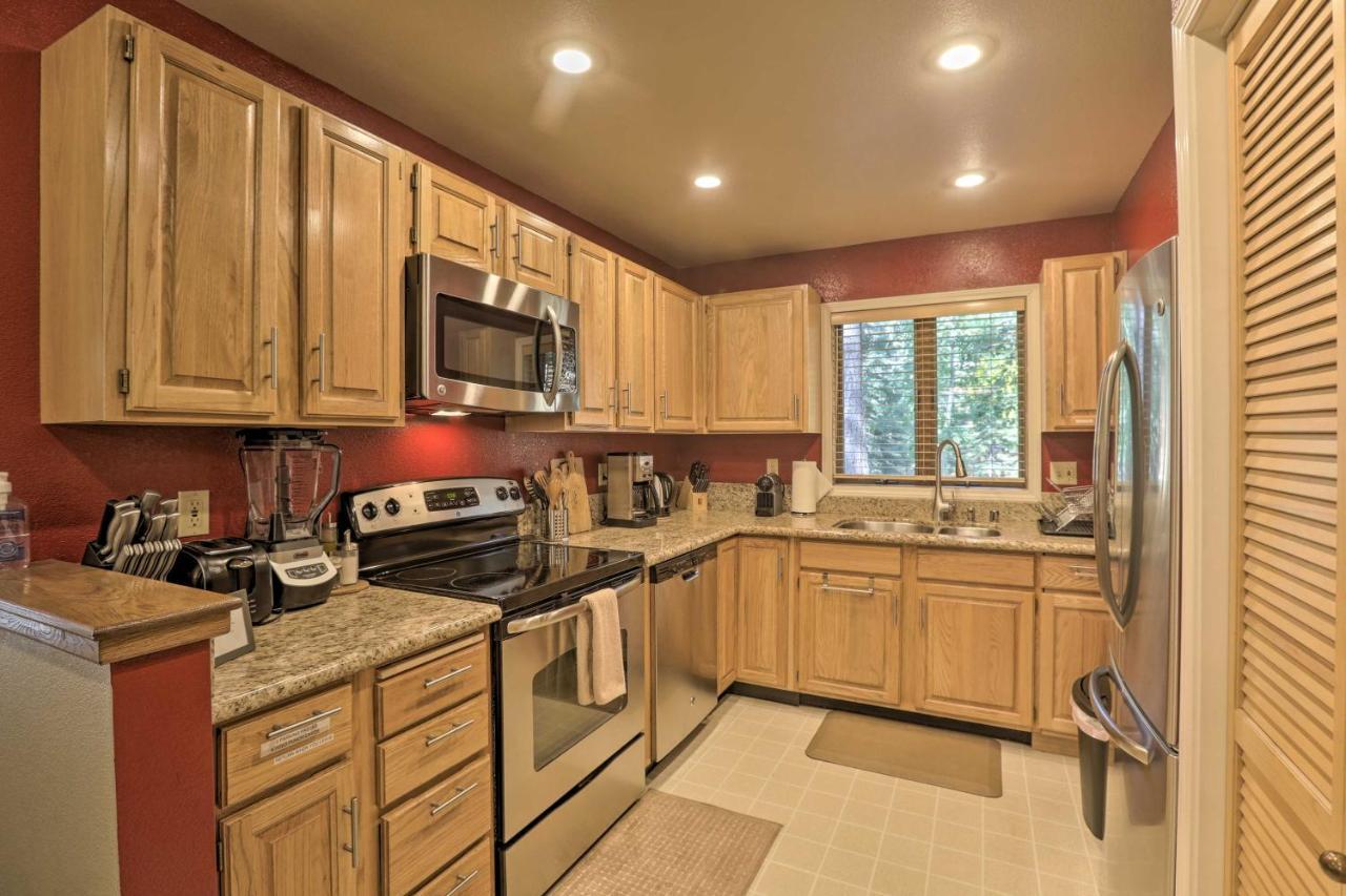Corner-Unit Condo With Grill Walk To Lake Tahoe! Incline Village Εξωτερικό φωτογραφία