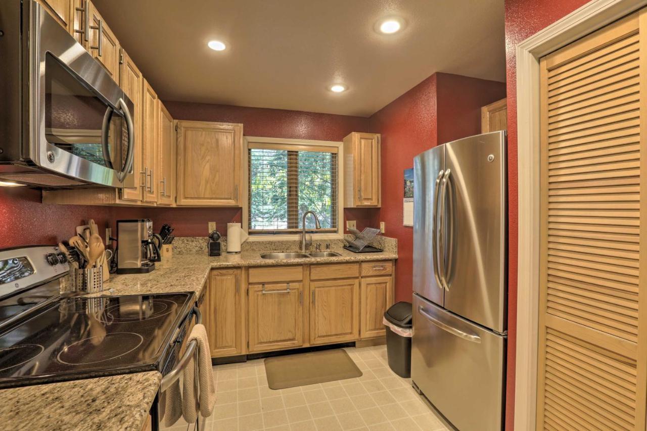 Corner-Unit Condo With Grill Walk To Lake Tahoe! Incline Village Εξωτερικό φωτογραφία